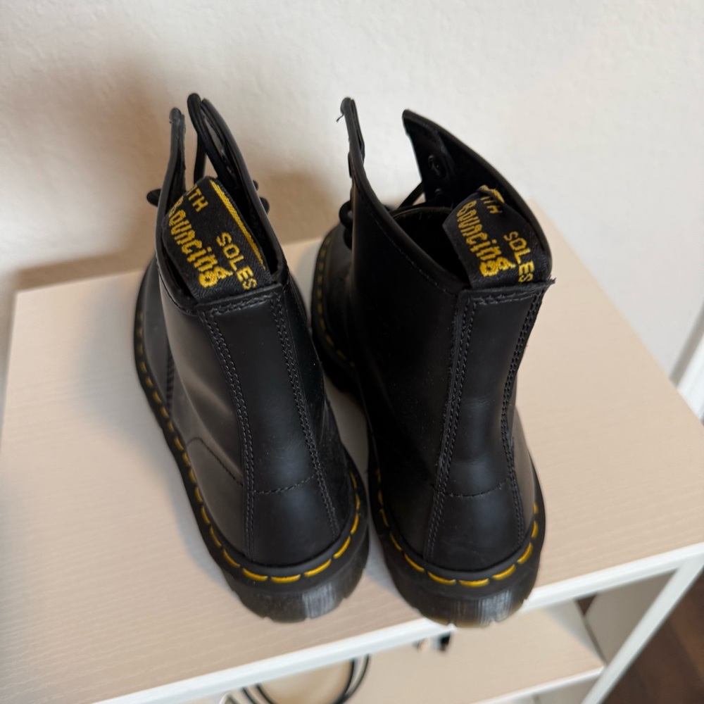 Dr. Martens Black Leather Boots Brand New Never Worn Size 7 - Picture 3 of 8